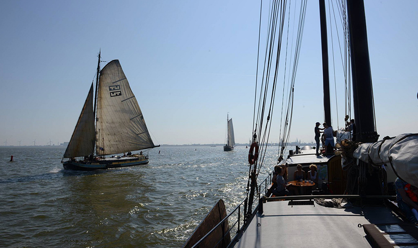 Waarom gebruikt de scheepvaart bakboord en stuurboord